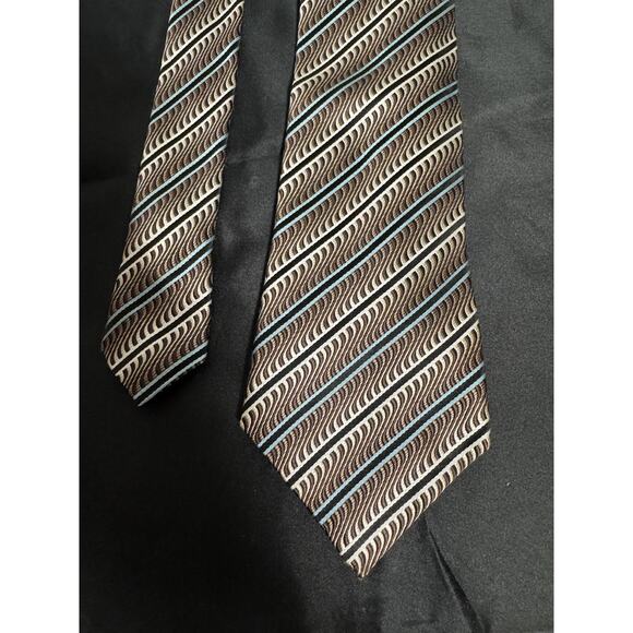 Gianfranco Valentino Tie Mens Silk Striped Classic Italian Neckwear Dress Formal - Picture 2 of 5